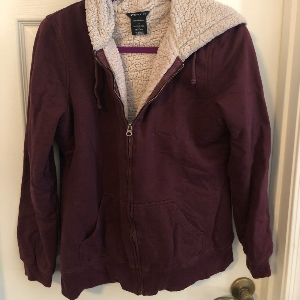 Oakley Sherpa M maroon hoodie